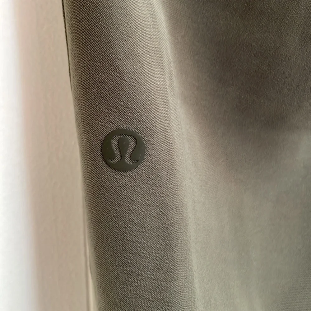 LULULEMON On the Fly Jogger in Dark Olive Size 6